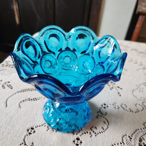 L.E. Smith Moon and Star Colonial Blue Scalloped Compote - Picture 2 of 6